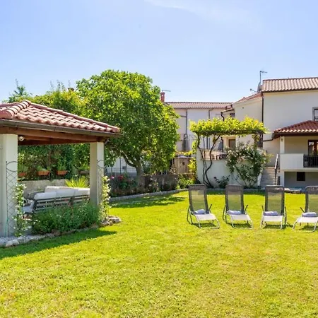 Beautiful Casa Felicita In Villa Malinska